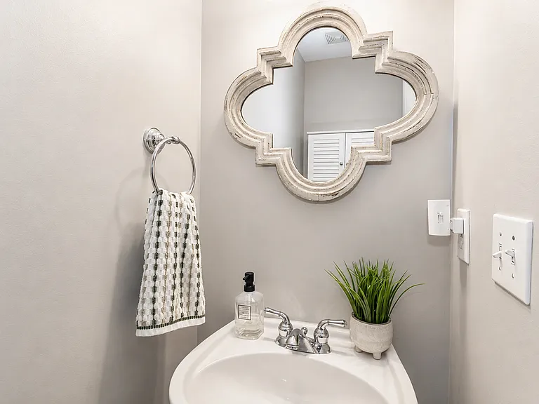 17633 Delmas Dr — Photo 28