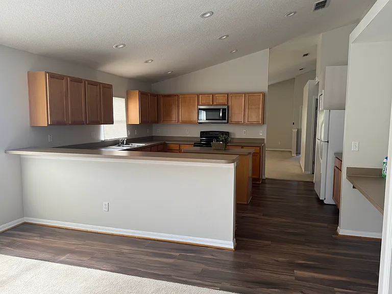 4702 Ashurst St — Photo 16
