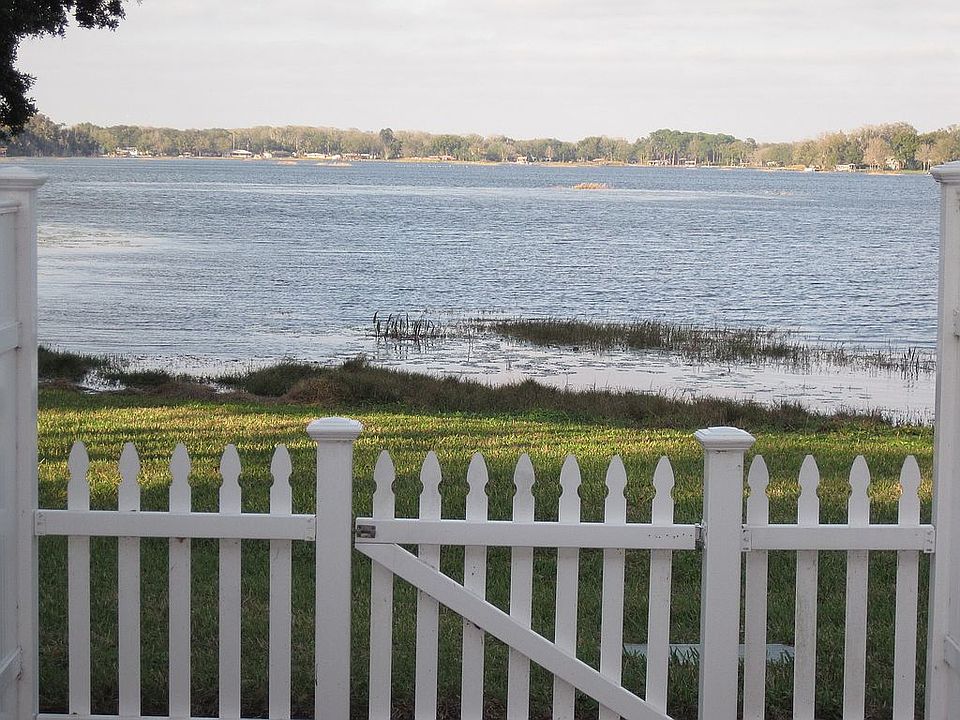 Beautiful view of lake