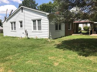 1110 N 10th St, Rogers, AR 72756
