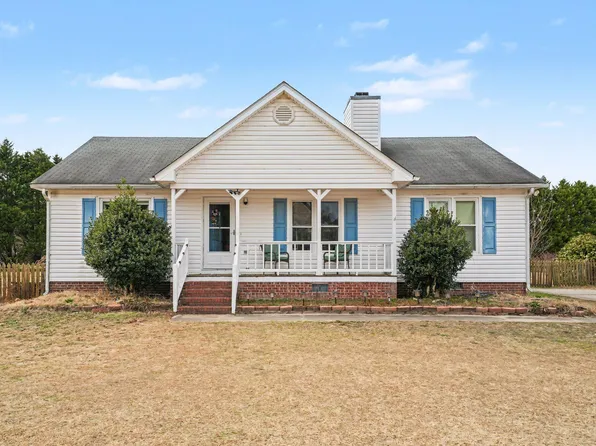 104 Bright Leaf Dr, Clayton, NC 27520