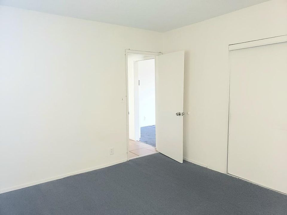 1st image of 1601 College View Dr #6
