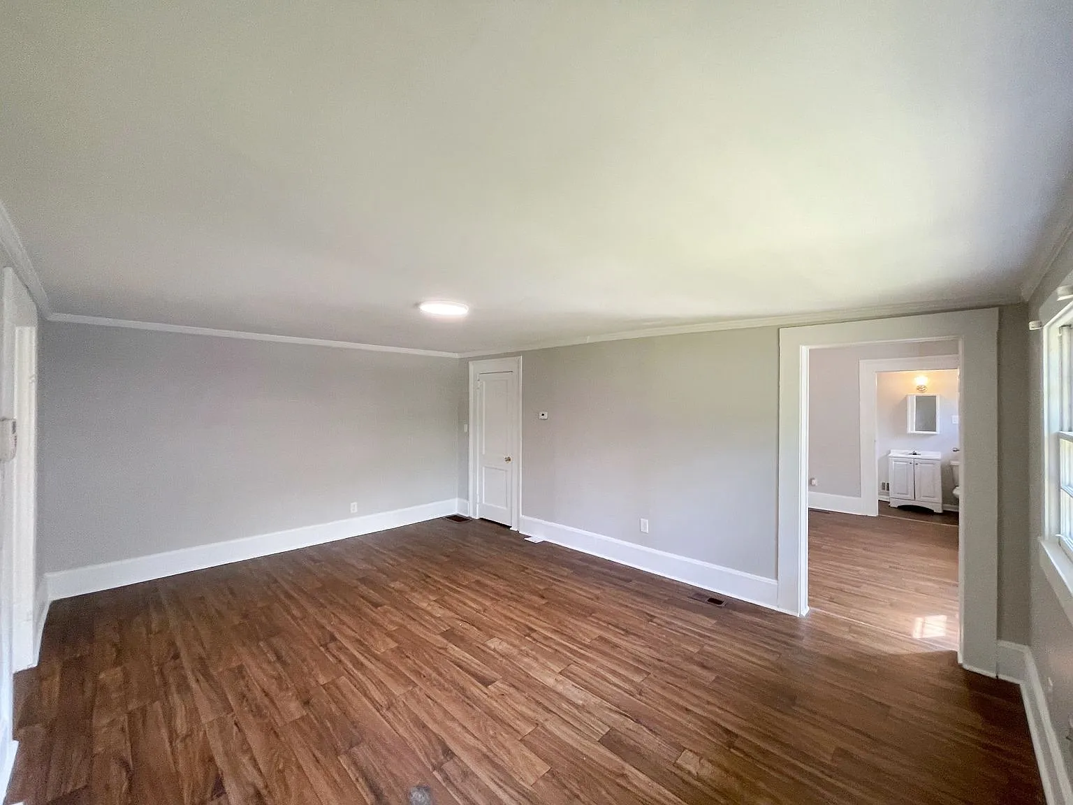 1-Bedroom Apartment with Water/Sewer Included & Assigned Parking — Photo 2