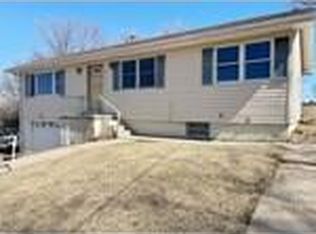 14 Terrace Dr, Treynor, IA 51575