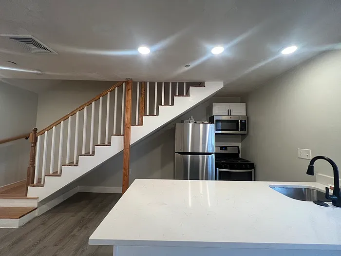 28 Otis St #28R — Photo 8