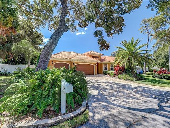 3rd image of 803 Camellia Dr
