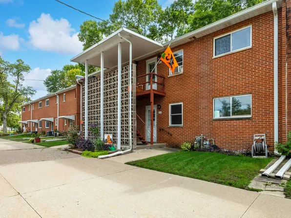 1309 9th St APT D, Moline, IL 61265