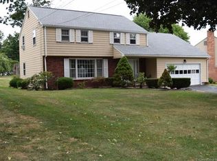 170 Ox Yoke Dr, Wethersfield, CT 06109