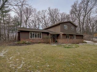 7801 Cherry Wood Ln, Verona, WI 53593