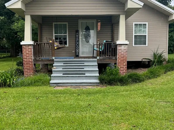 216 Broad St SW, Poulan, GA 31781