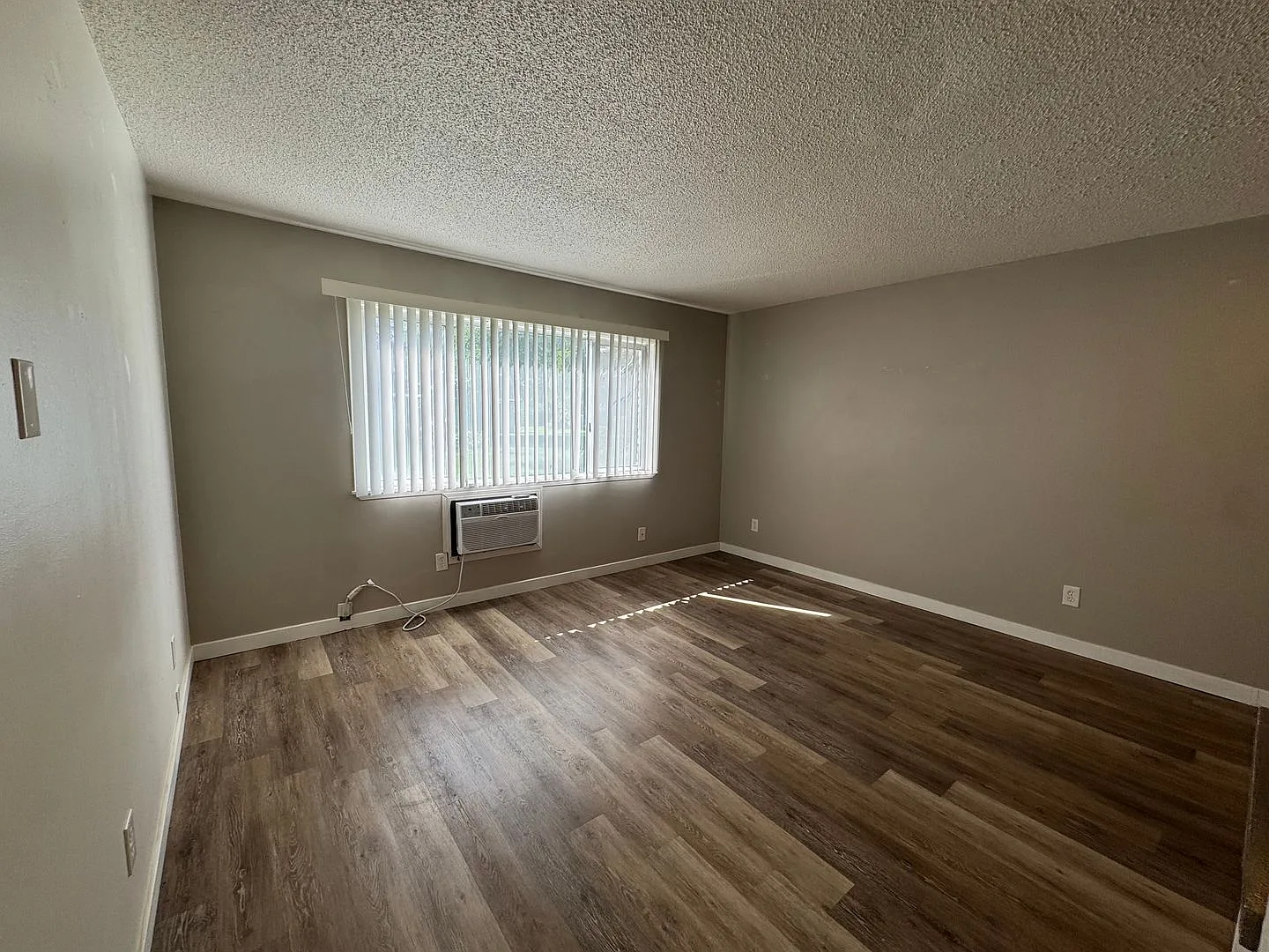 Pine Villa Apartments — Photo 4