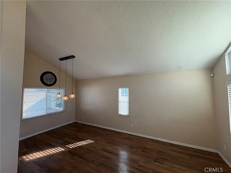 28561 Foxboro Ln — Photo 3