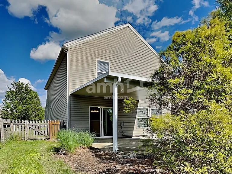 220 Hartford Ct — Photo 19