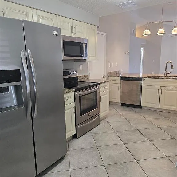 787 Arthurs Ct — Photo 3