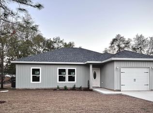 103 W Buckeye St, Defuniak Springs, FL 32433