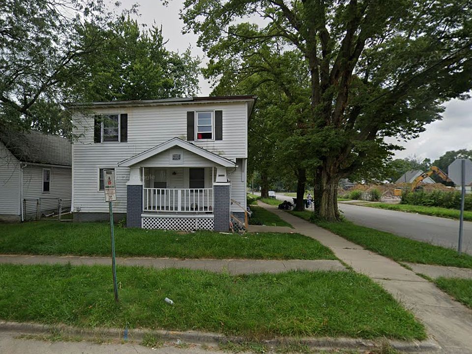 1st image of 1305 E Locust St Unit B