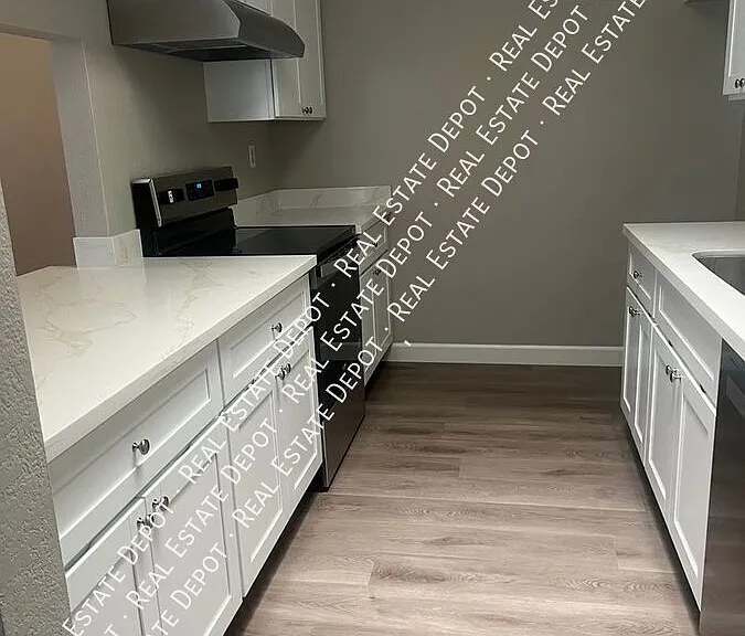 1152 Johnson Ct — Photo 2
