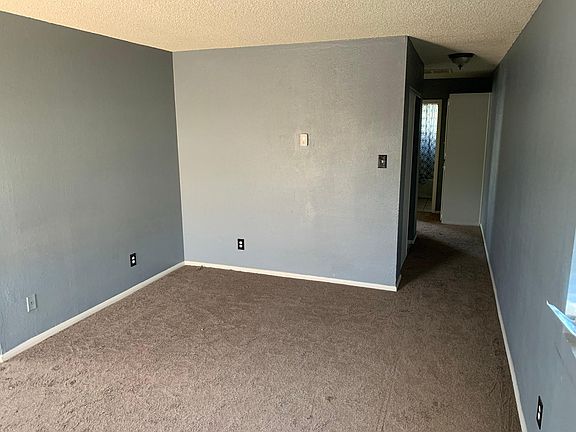 2nd image of 2612 E Mesquite Ave #4