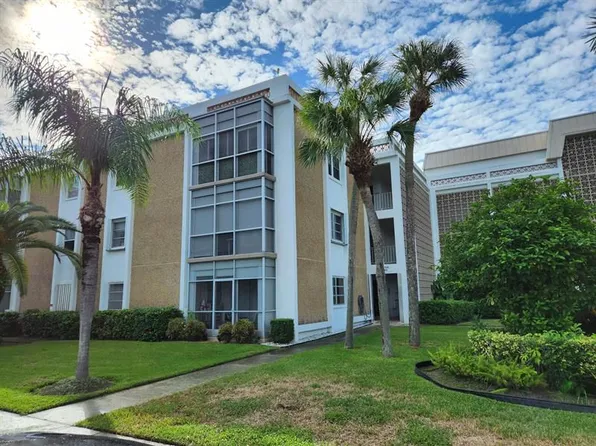2990 NE 16th Ave APT 203, Oakland Park, FL 33334