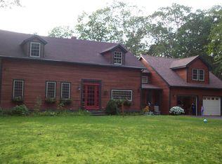32 Farquhar Rd, Sturbridge, MA 01566