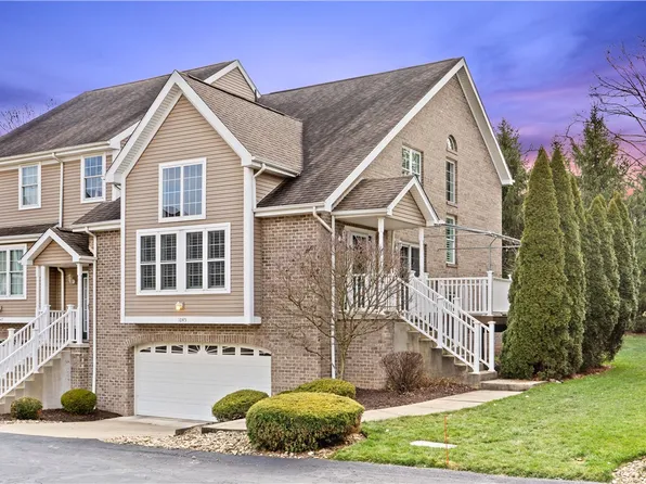 1045 Waterford Ct E, McMurray, PA 15317