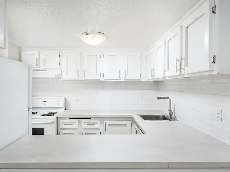 2200 Woodview Dr SW — Photo 7