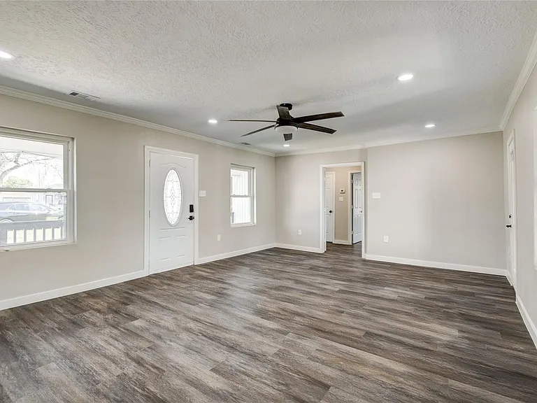 418 S Kansas St — Photo 30
