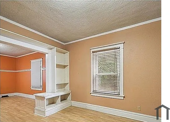 211 Adams St — Photo 5
