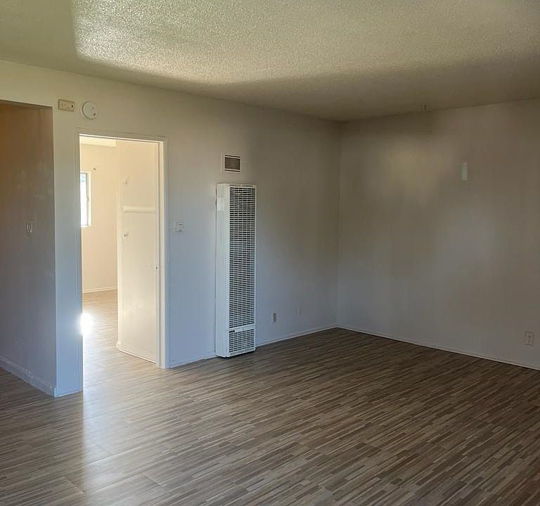 1st image of 1826 W Crestwood Ln #1