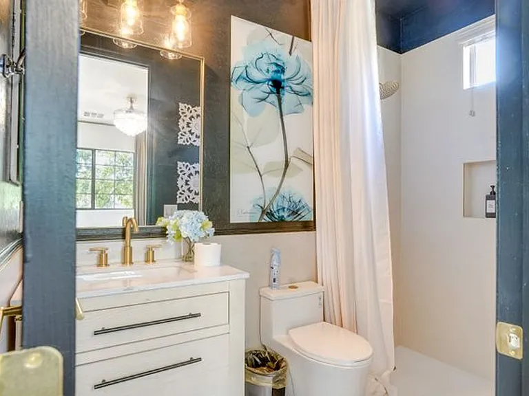 845 W Village Pkwy — Photo 11