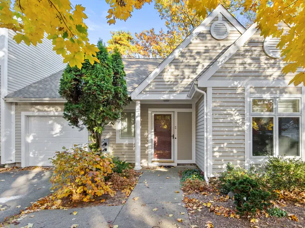5 Greenwich Lane #5, Avon, CT 06001
