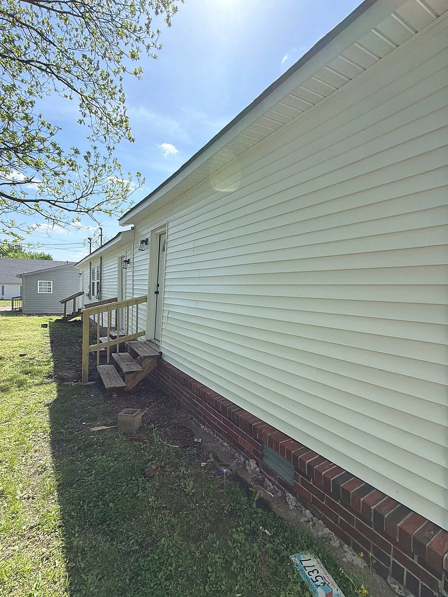 Building Photo - 125 E Jefferson St