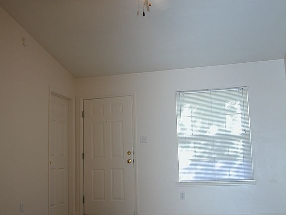 3rd image of 1849 Nicklaus Dr APT 1