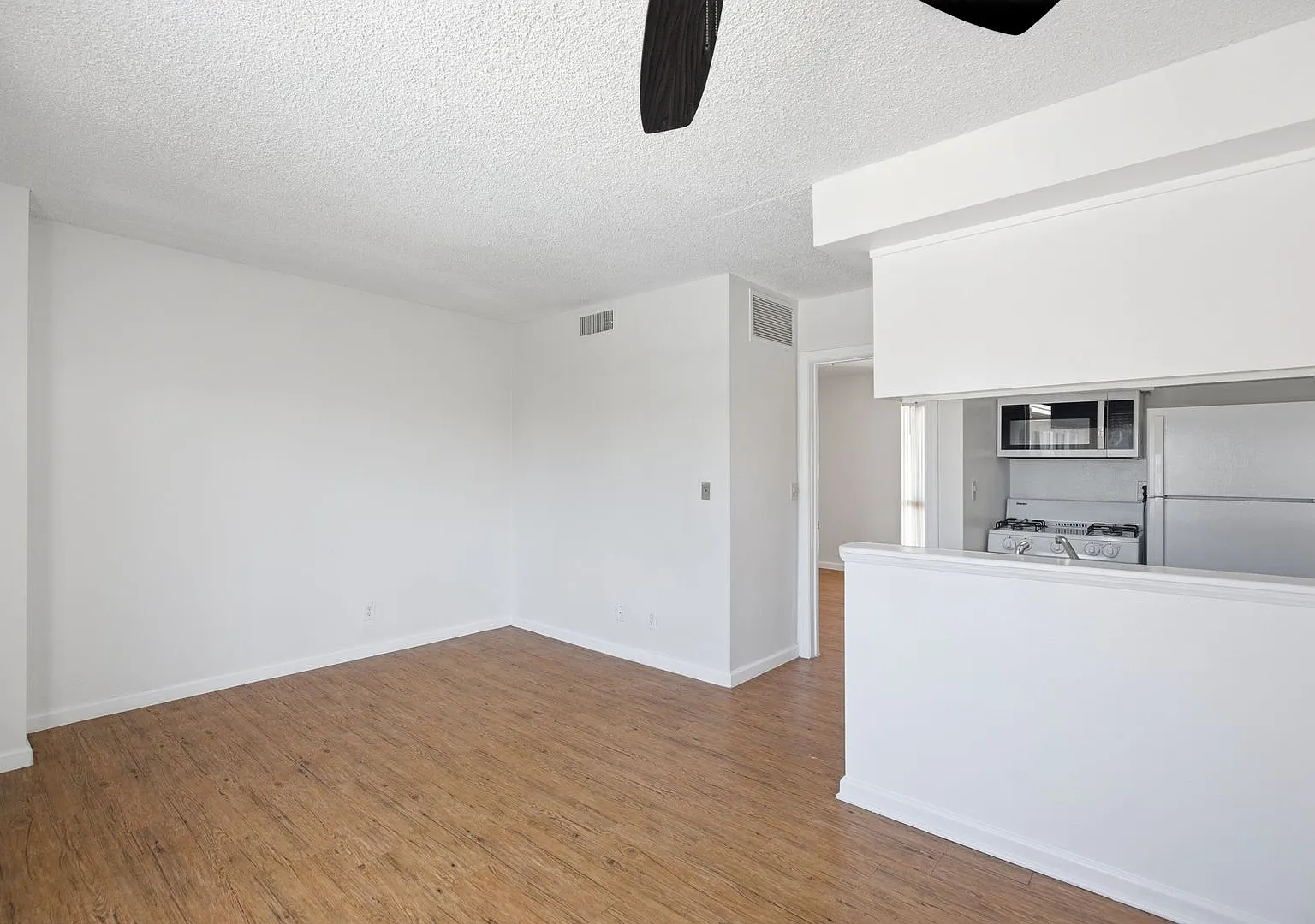 475 E Foothill Blvd — Photo 4