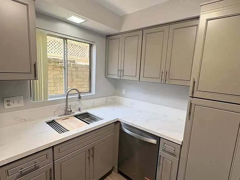 5945 Cloverly Apts — Photo 4