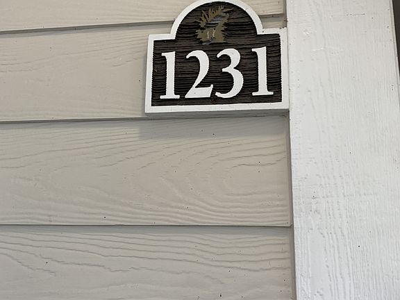 2nd image of 5825 Catalina Dr Unit 1231
