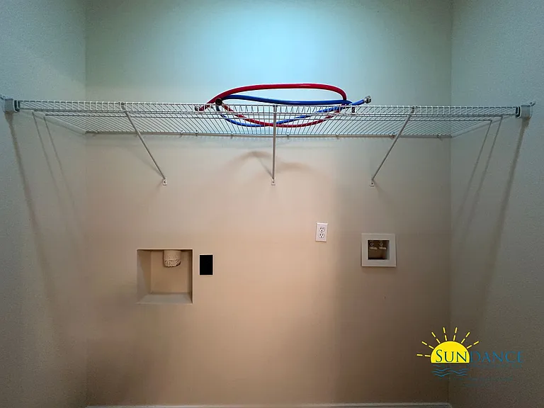 1494 Bentley Cir — Photo 22