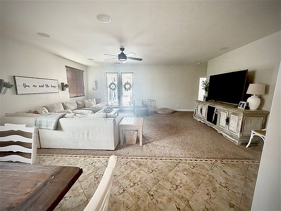 3rd image of 1045 W Brangus Way