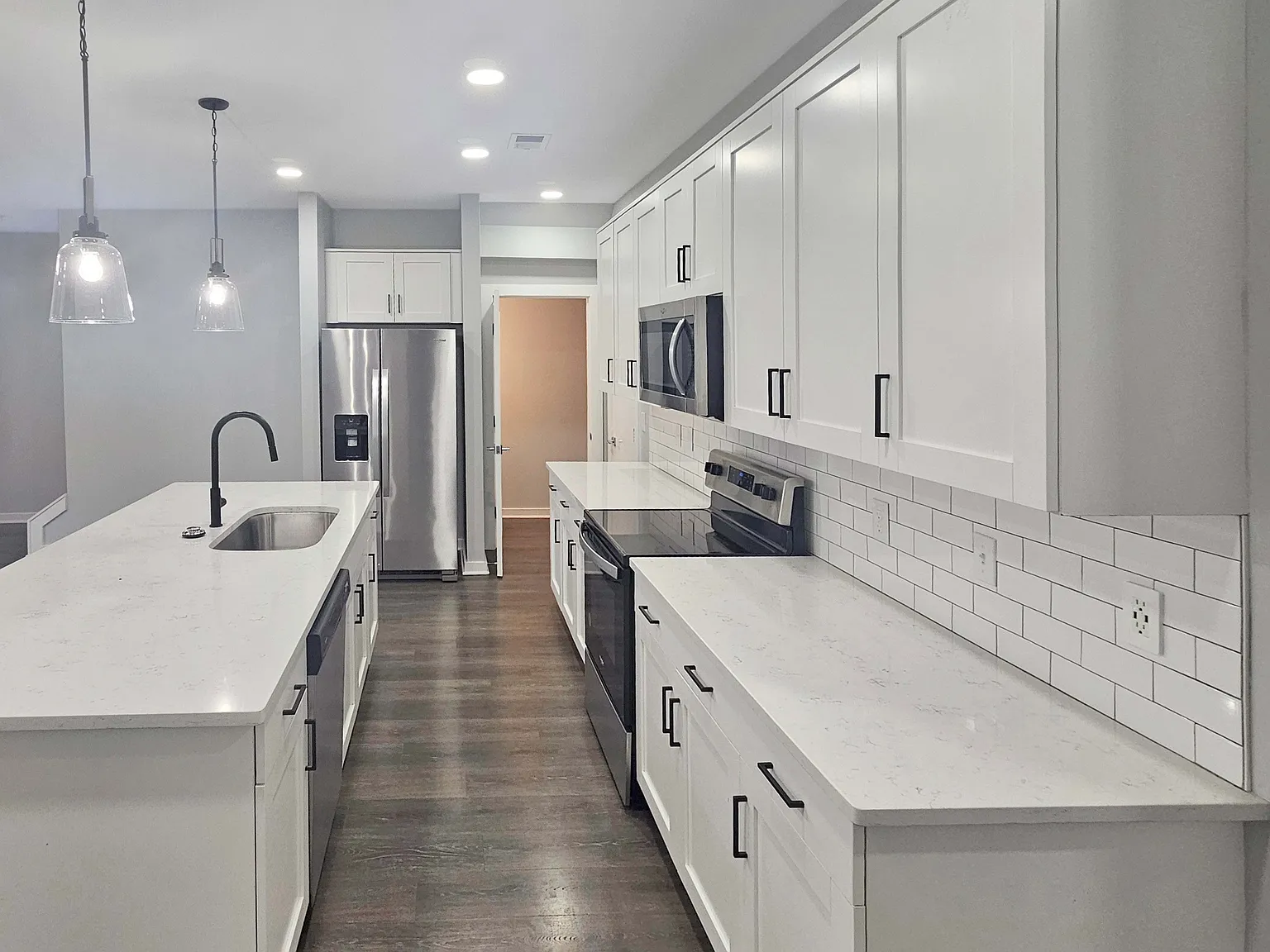 4 bed, 2.5 bath, 1644 sqft, $1,860 — Photo 3