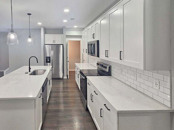3rd image of 607 Mason Ward Pl