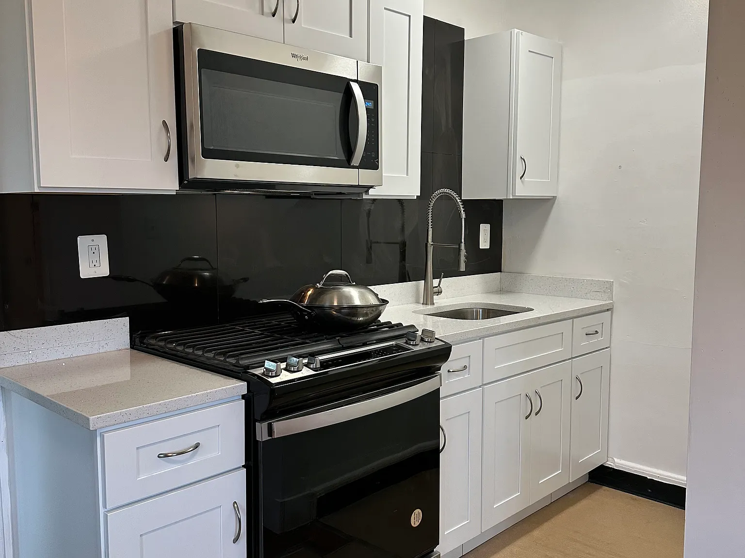 1 bed, 867 sqft, $1,950 — Photo 1