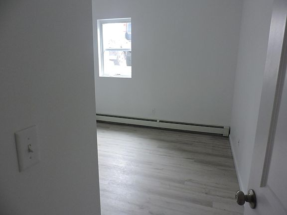 4th image of 138 Pearl St #2367