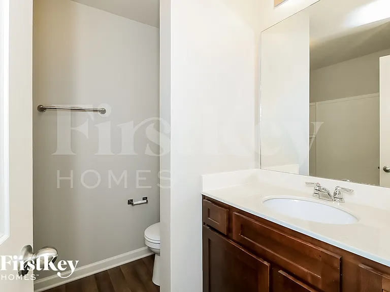 144 Scotland Dr — Photo 16