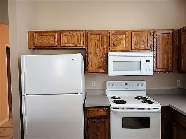 443 Sand Ridge Dr — Photo 5