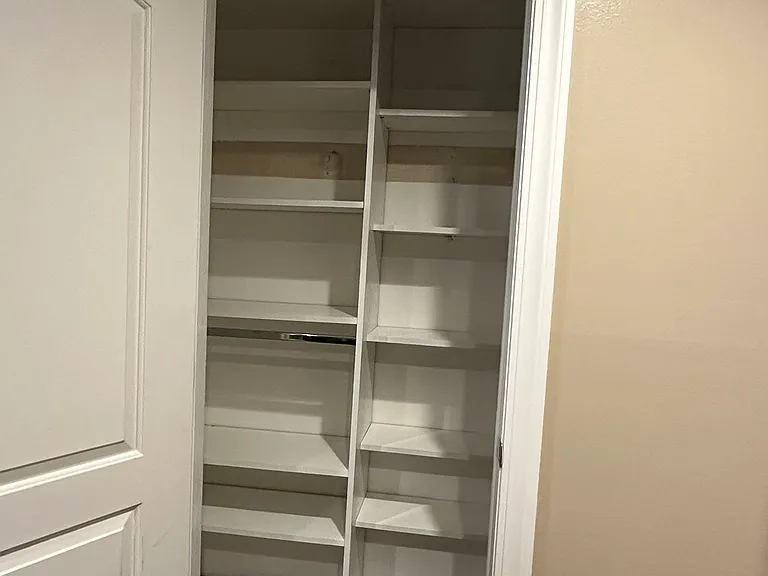 Bedroom 4 - closet with shelves