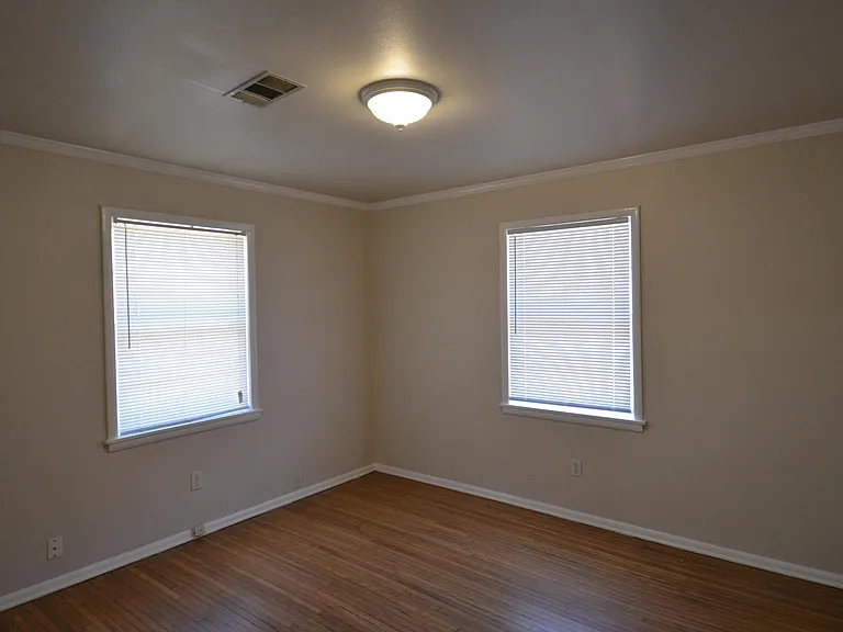 5404 Fursman Ave — Photo 8