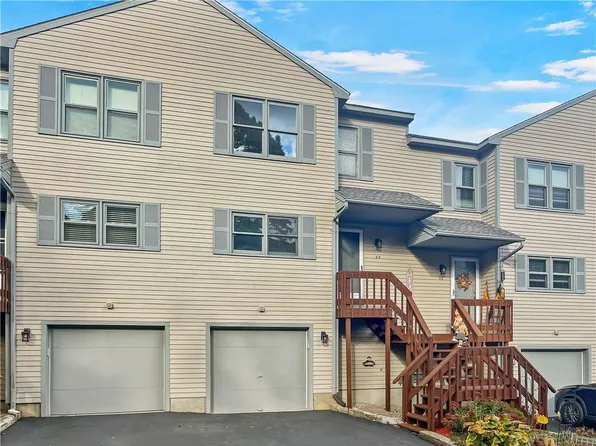 1603 Plainfield Pike APT E9, Johnston, RI 02919