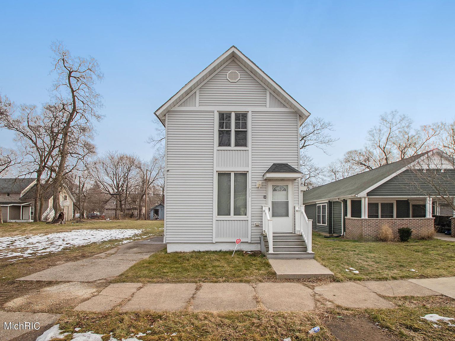 729 Columbus Ave Benton Harbor Mi 49022 Mls 21001422 Zillow