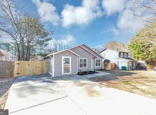 6042 Creekford Dr, Lithonia, GA 30058