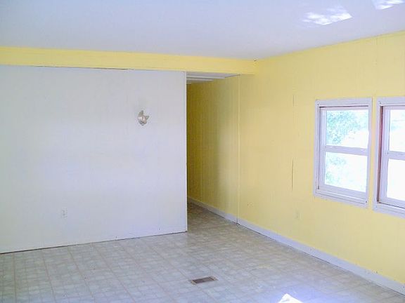 2nd image of 3911 Bluebird St